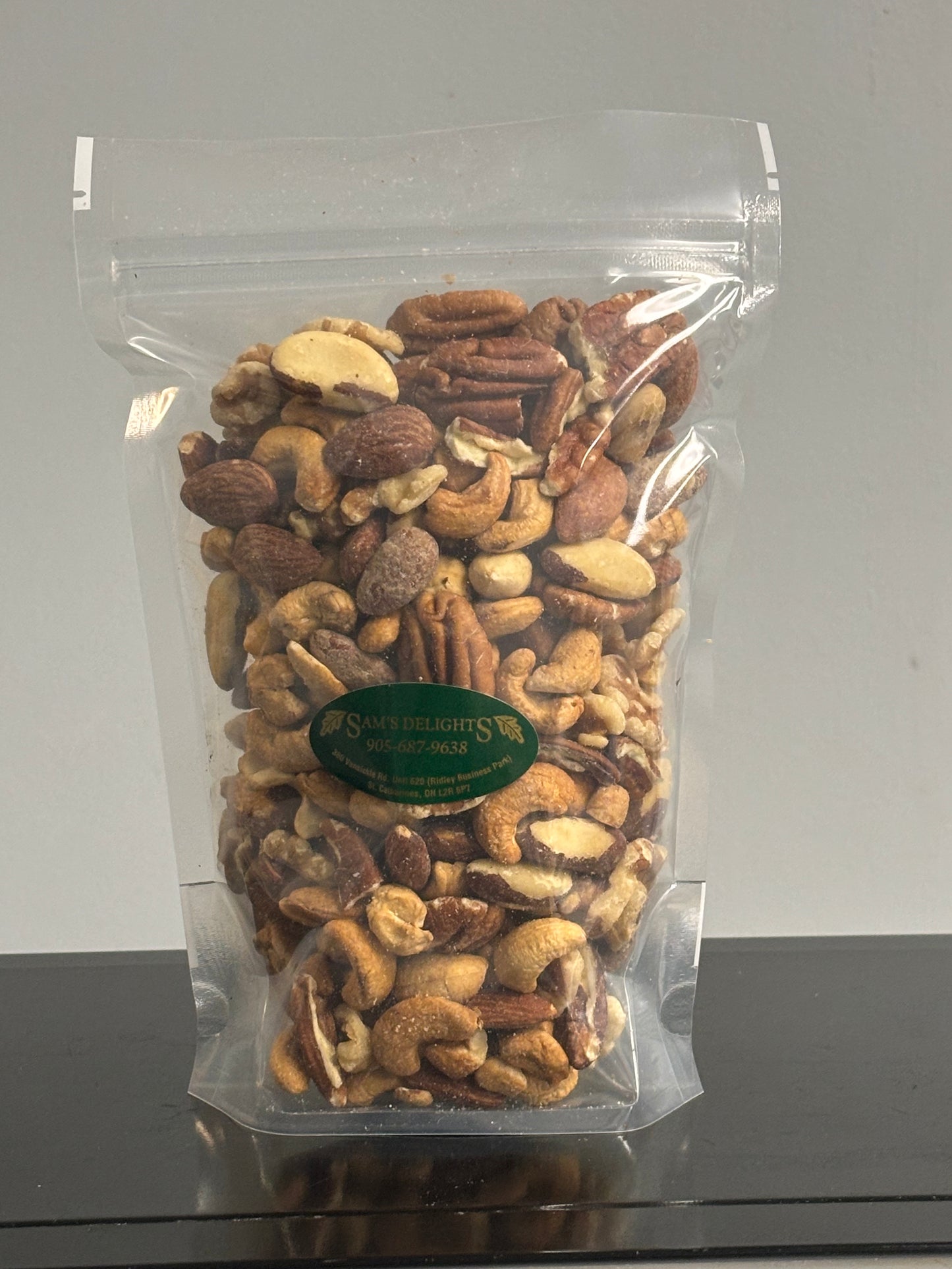 Dry roasted  Deluxe Mixed nuts